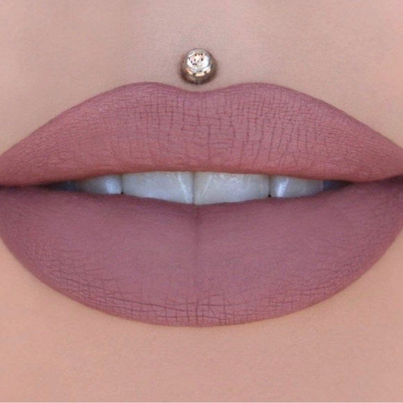 Jeffree Star Other - Jeffree Star Velour Liquid Lipstick (Color: Posh Spice)(NWT)